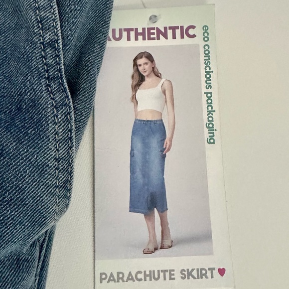 NWT- DENIM CARGO/ PARACHUTE SKIRT - Picture 1 of 8